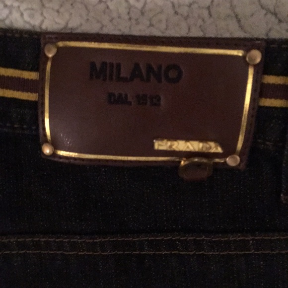 Prada - Picture 3 of 3